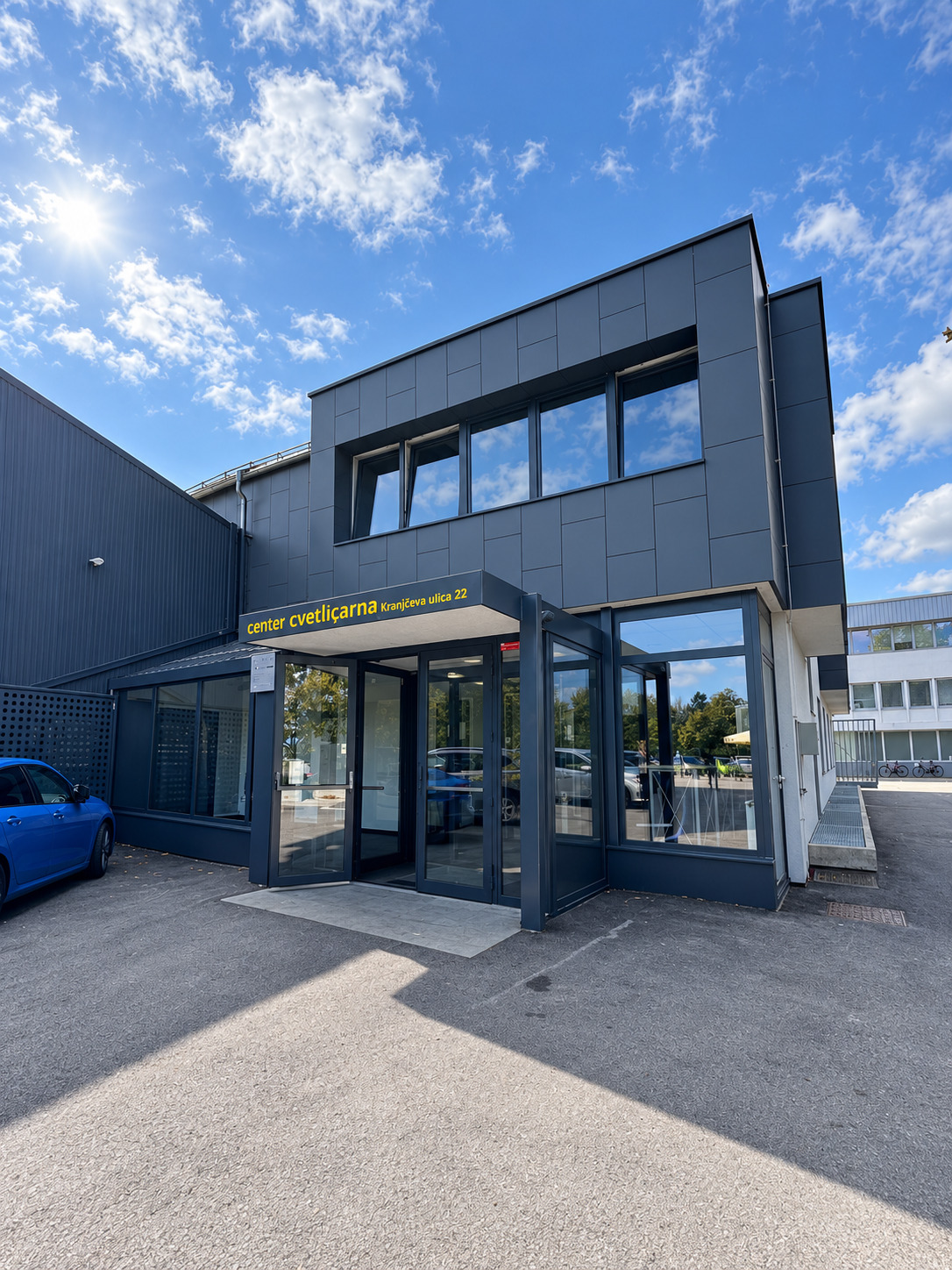 Glavni vhod Center Cvetličarna